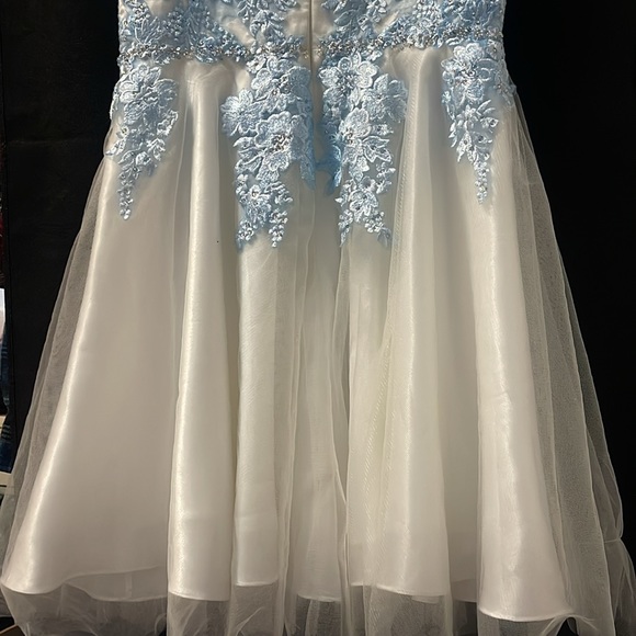 Baby blue junipers graduation dress - Picture 7 of 7